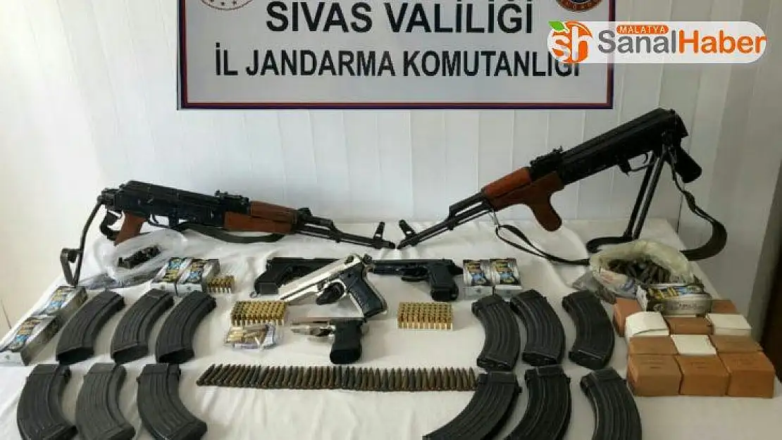 Operasyon düzenlenen evden cephane çıktı