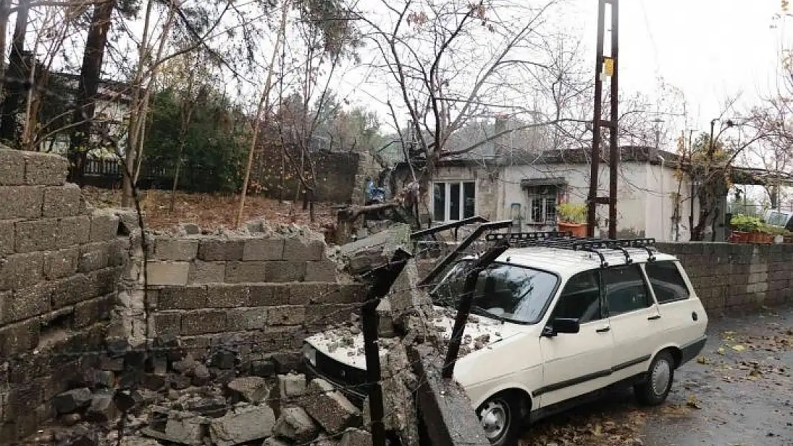 'Orman Bölge Müdürlüğü´nün istinat duvarı devrildi'