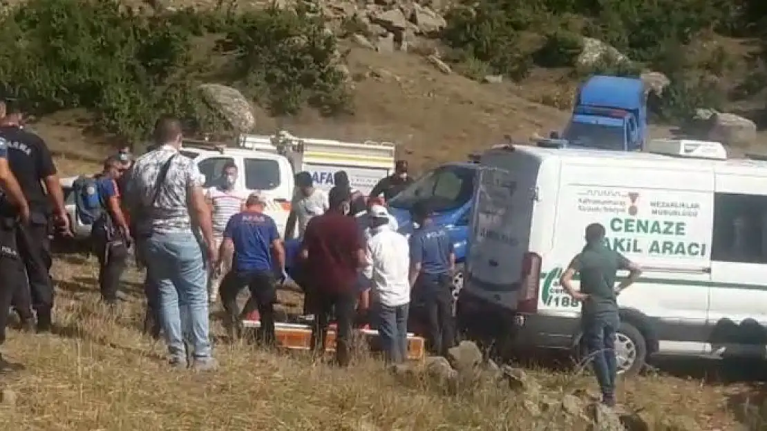 'Ormanda bulunan Emine öğretmenin cesedi, adli tıp kurumuna gönderildi'