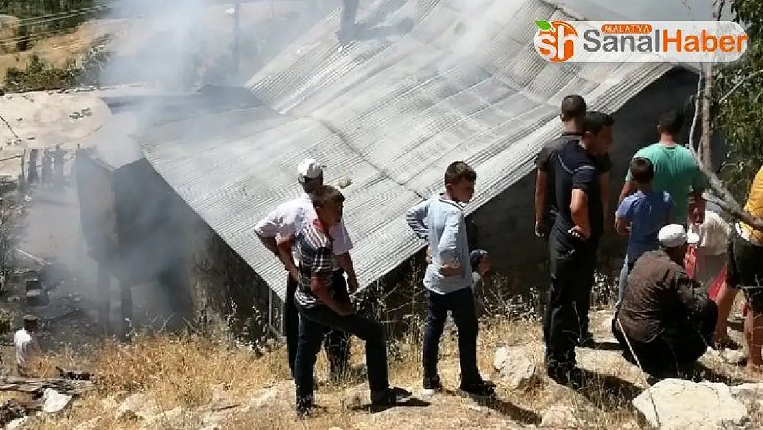 Ot yangını evi yaktı
