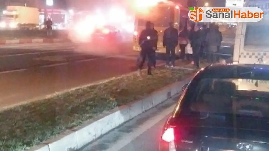 Malatya'da otobüs yangını yolcular son anda kurtuldu