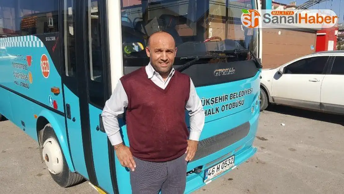 Otobüsünde havale geçiren çocuğu hastaneye yetiştirdi