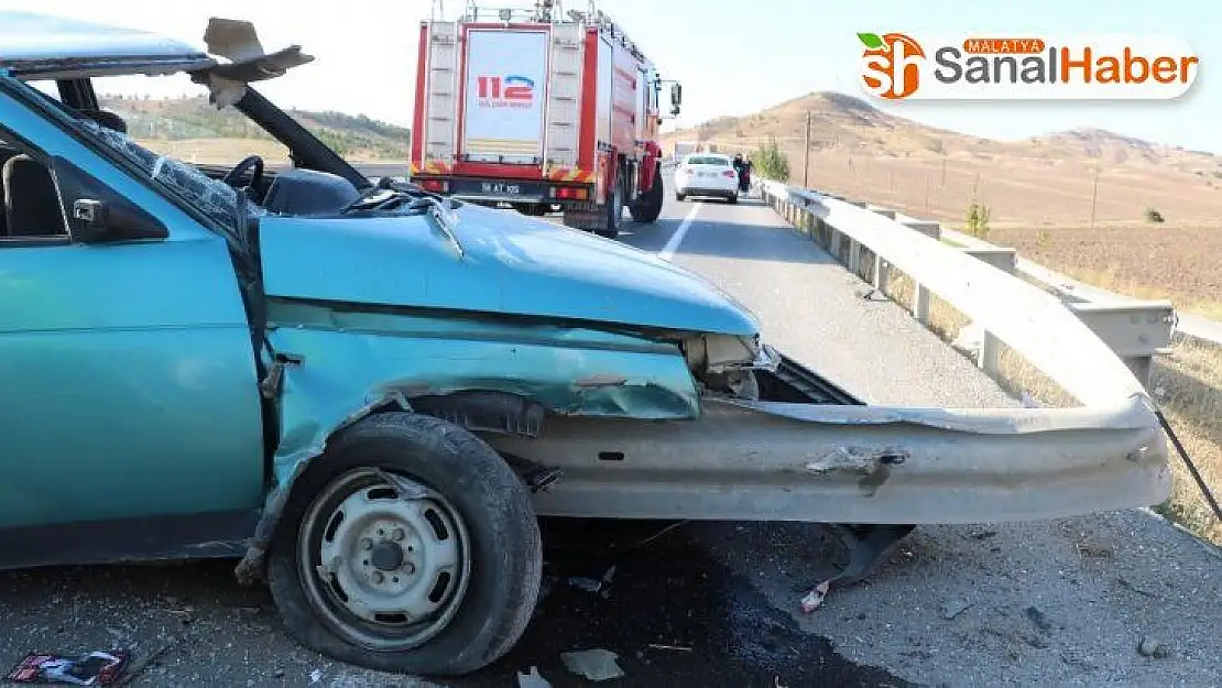Otomobil bariyerlere ok gibi saplandı: 6 yaralı