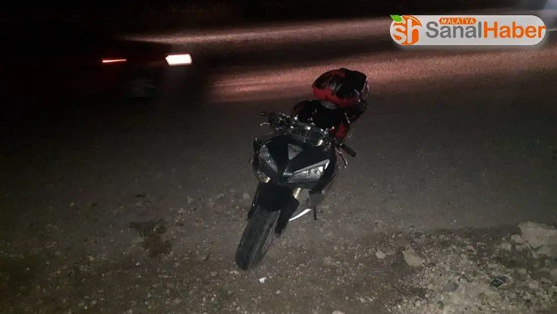 Otomobil ile çarpışan motosiklet sürücüsü ağır yaralandı