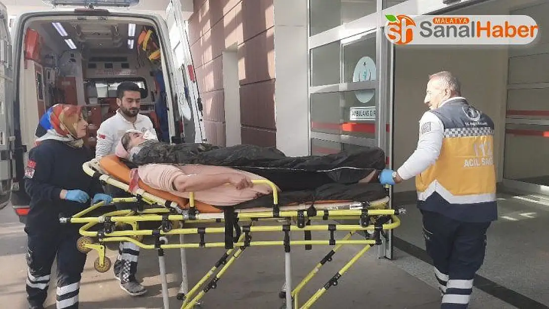 Otomobil ile minibüs çarpıştı: 2 yaralı