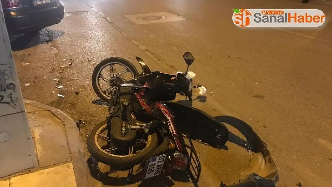 Otomobil ile motosiklet çarpıştı: 2 yaralı