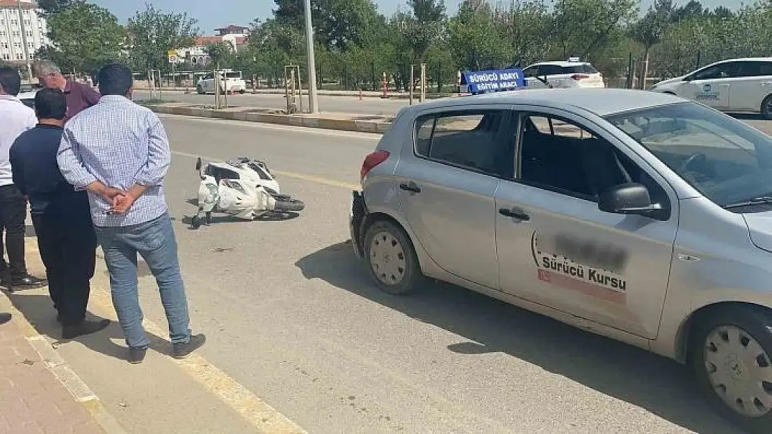 'Otomobil ile motosiklet çarpıştı: 1 ağır yaralı'