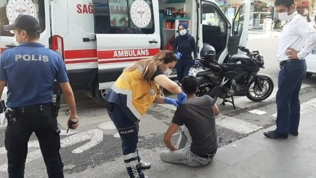 'Otomobil ile motosiklet çarpıştı: 1 yaralı'