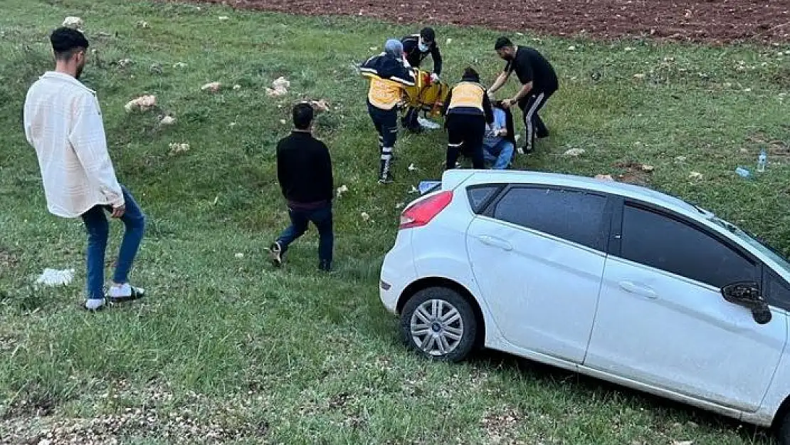 'Otomobil şarampole devrildi: 4 yaralı'