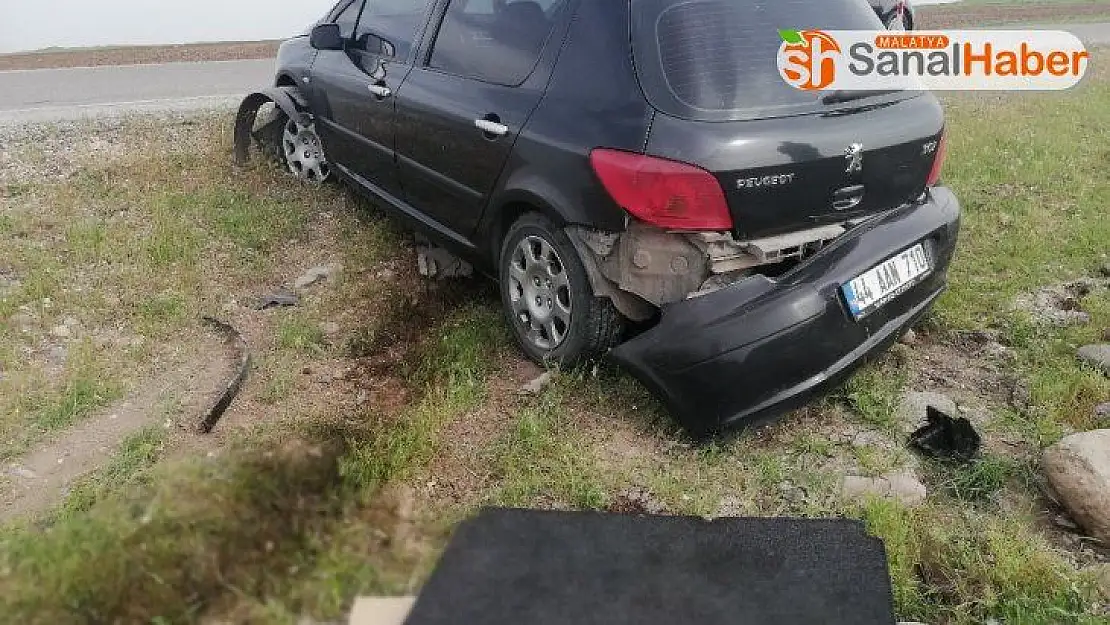 Malatya´da Otomobil şarampole devrildi, sürücünün burnu dahi kanamadı