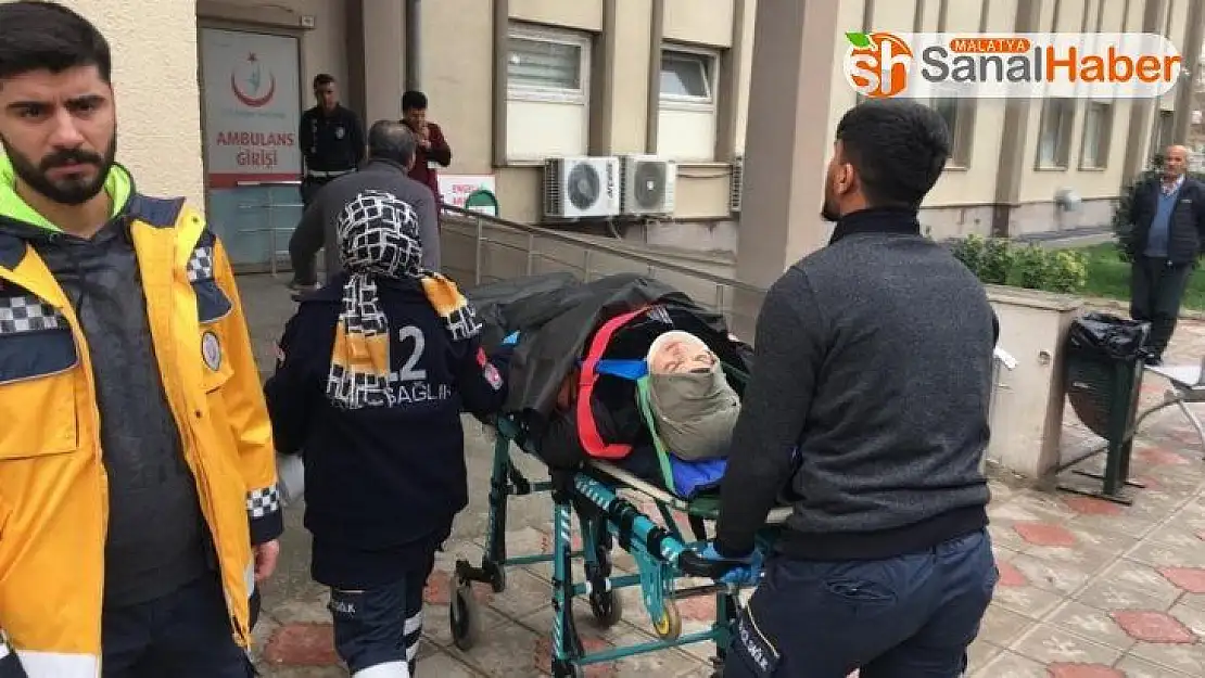 Otomobil şarampole yuvarlandı: 4 Yaralı