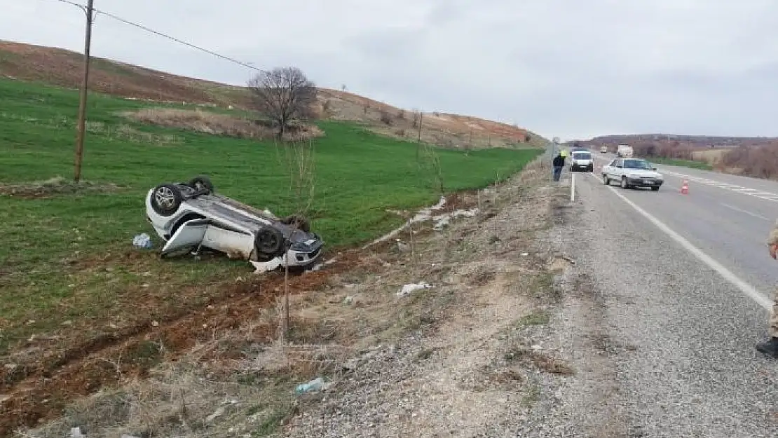 'Otomobil takla attı: 3 Yaralı'