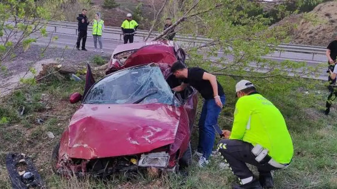 'Otomobil yoldan çıktı 1 ölü 3 yaralı'