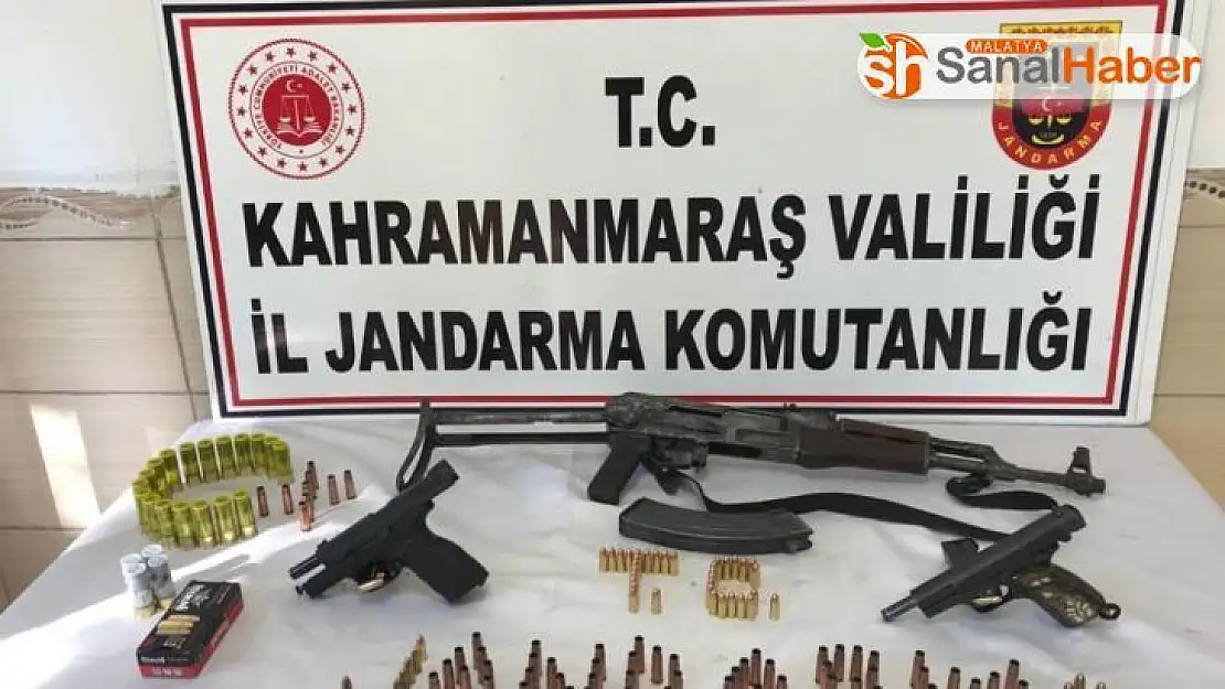 Otomobilden cephanelik çıktı