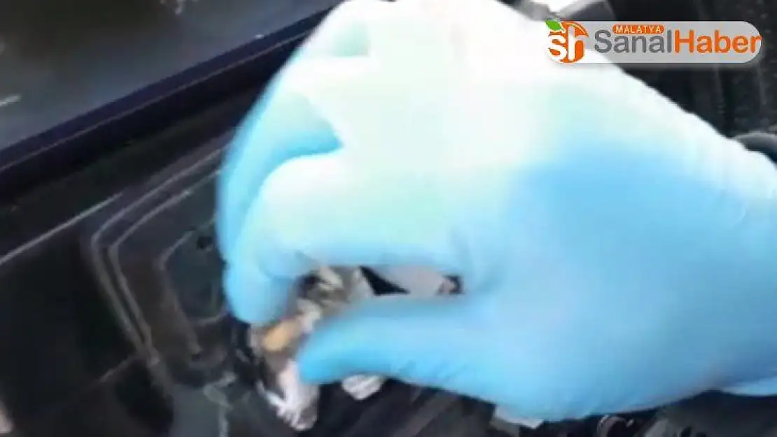 Otomobilin kornasından uyuşturucu çıktı