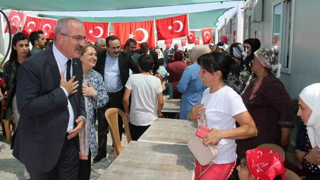 'Öz vatanlarında ilk bayram coşkusu'