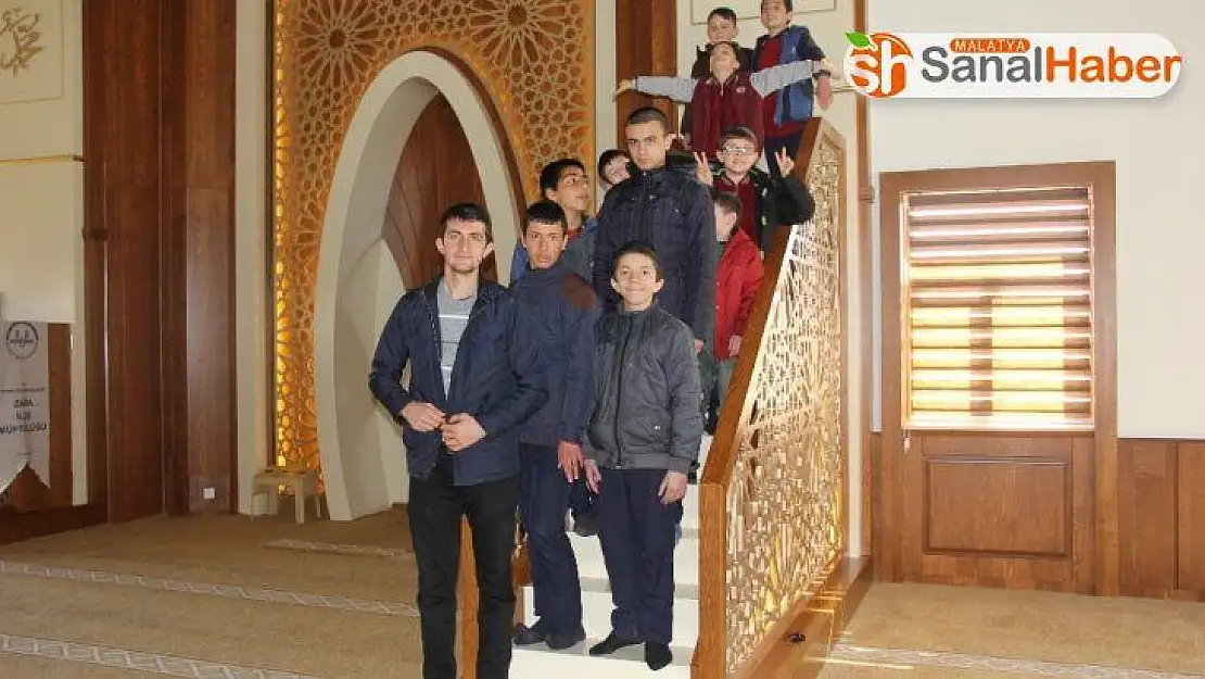 Özel eğitim öğrencileri camide buluştu