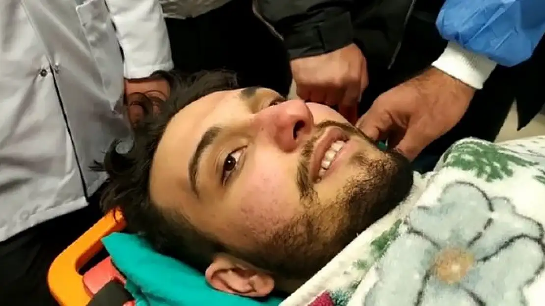 '(ÖZEL) Muhammed Enes ve ağabeyi enkaz altındaki 198 saati İHA´ya anlattı'