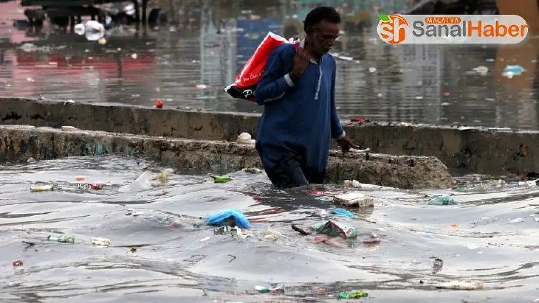 Pakistan'da sel felaketi: 5 ölü
