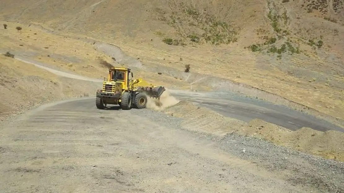 'Palu´da asfalt bakım onarım ve yol genişletme çalışmaları'