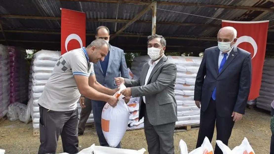 'Palu´da çiftçilere yüzde 75 hibeli 28 ton yem bitkisi tohumu dağıtıldı'