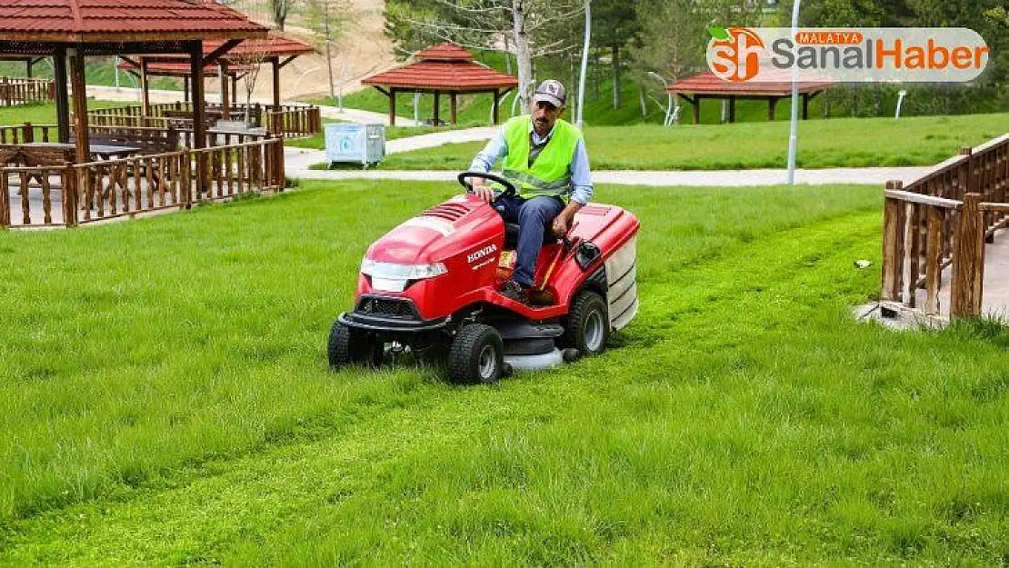 Park ve bahçelerde bahar temizliği