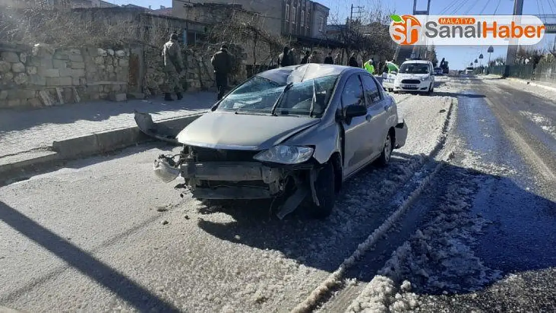 Patlayan su borusu kazaya neden oldu