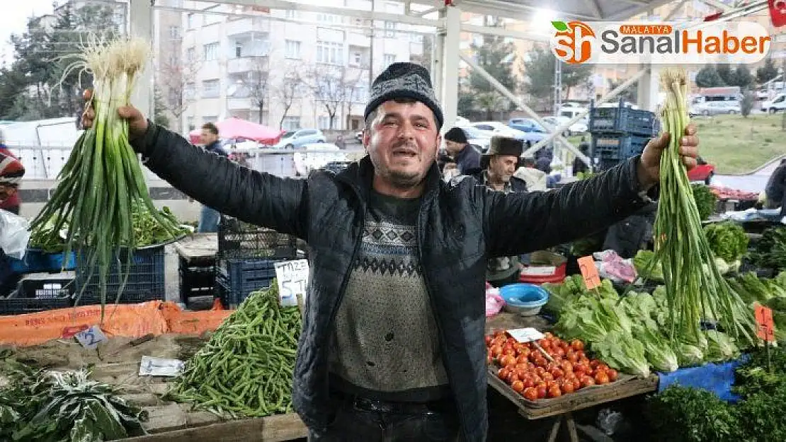 Pazarcıların yeni sloganı, 'Korona virüse birebir'