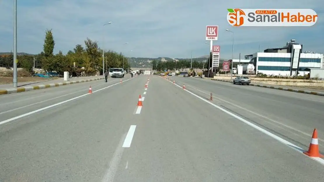 Petrol Caddesinde yol çizgi çalışması yapıldı