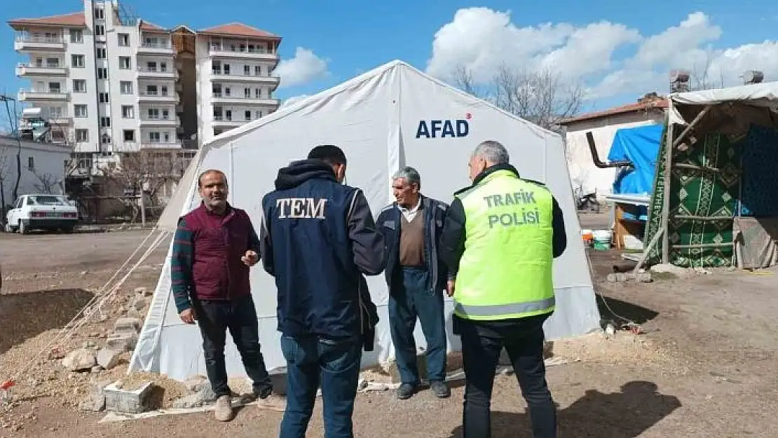 'Polis ekipleri çadırları denetliyor'