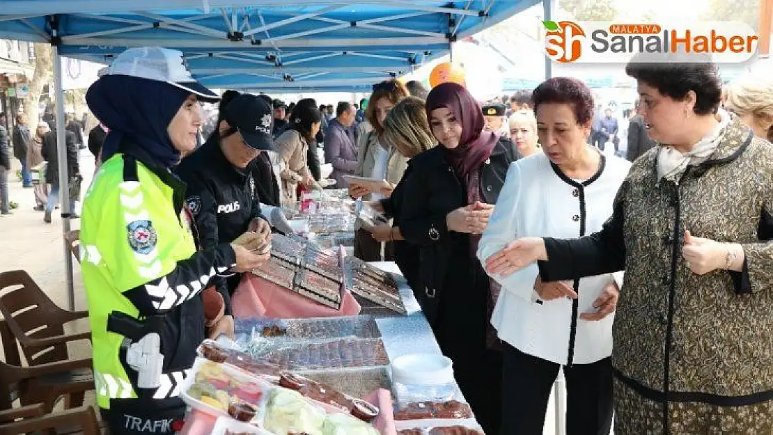 Polis Eşleri Derneğinden öğrenciler yararına kermes