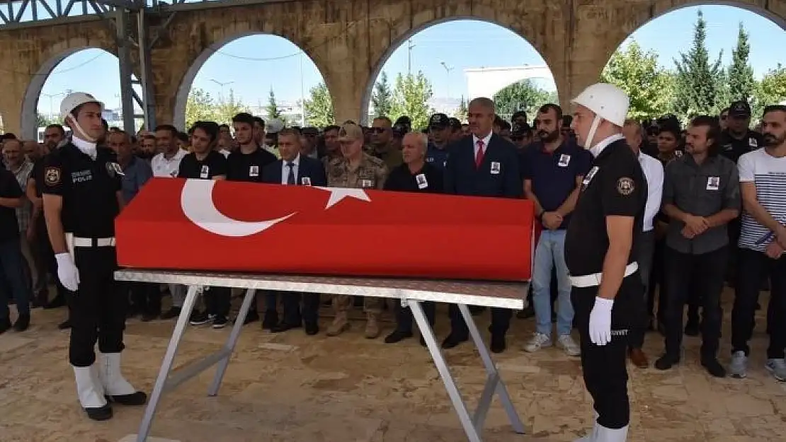 'Polis memuru toprağa verildi'