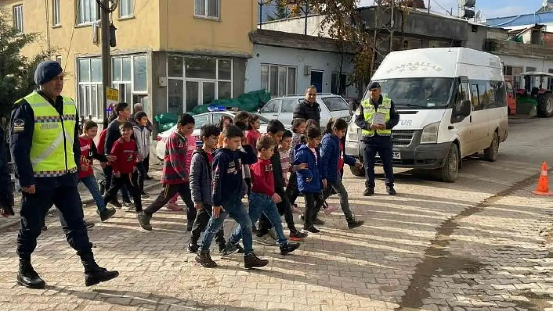 'Polis ve jandarmadan çocuklara trafik eğitimi'