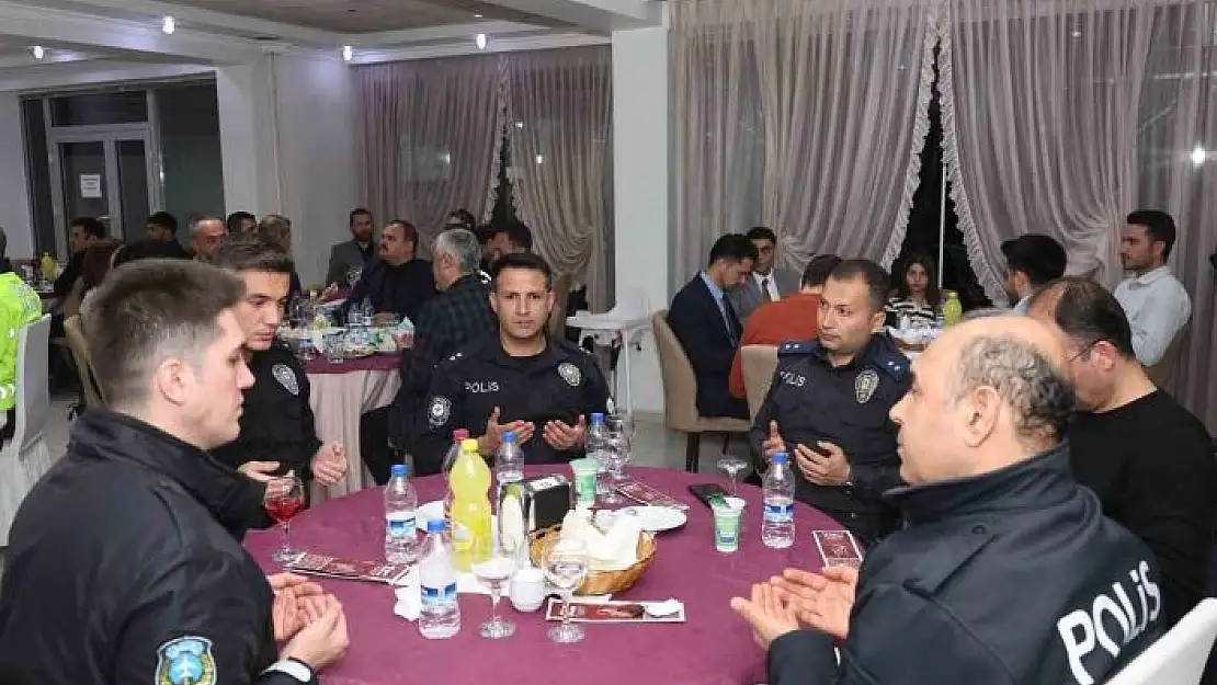 'Polisler iftar yemeğinde bir araya geldi'