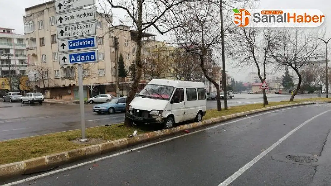Refüjdeki ağaca çarparak durabildi