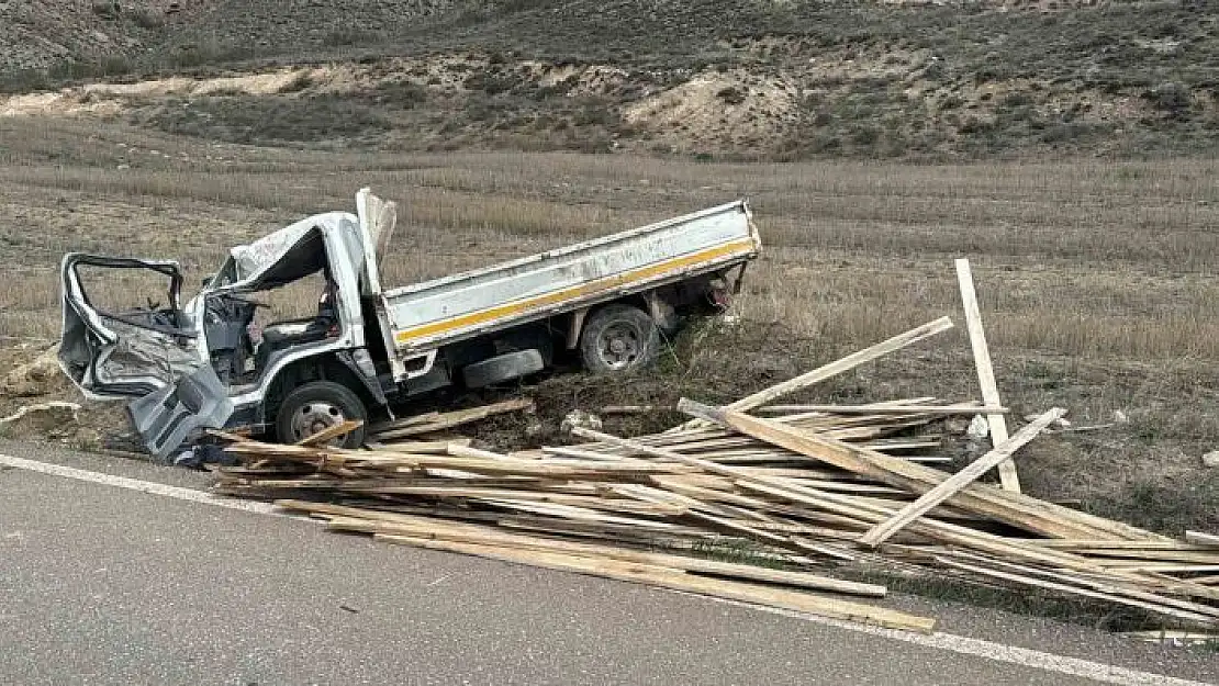 'Refüje çıkıp takla attı, 1 ölü 2 yaralı'