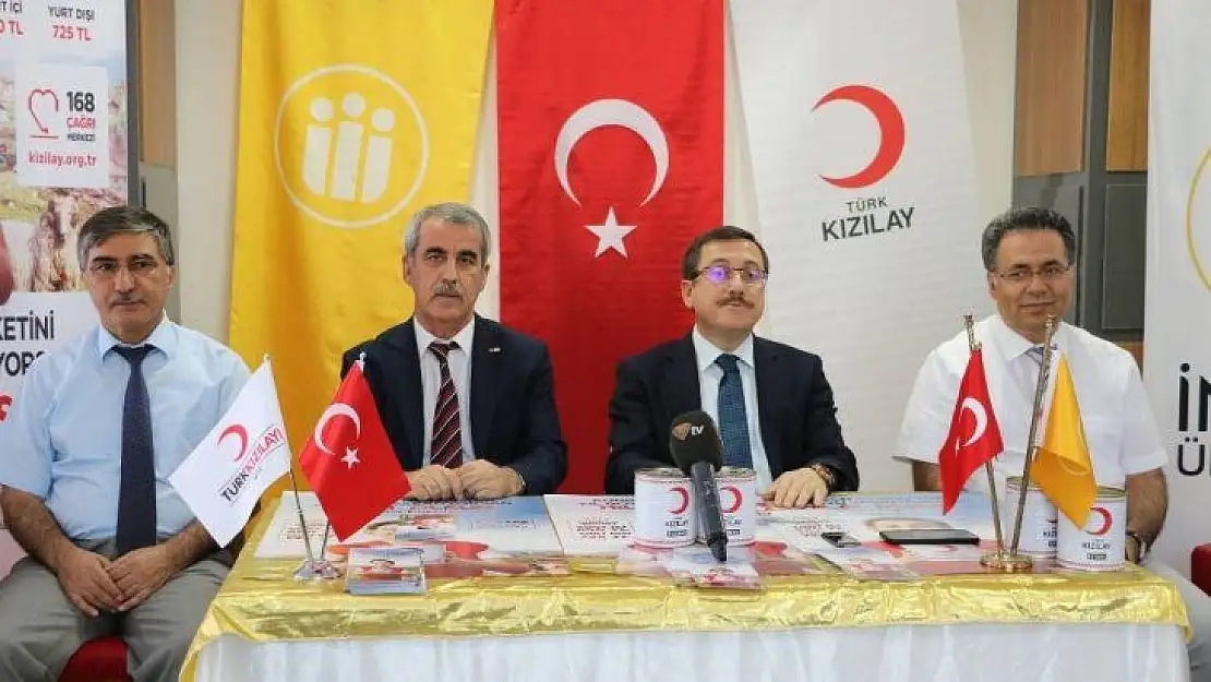 Rektör Kızılay, Kızılay'a kurban bağışında bulundu