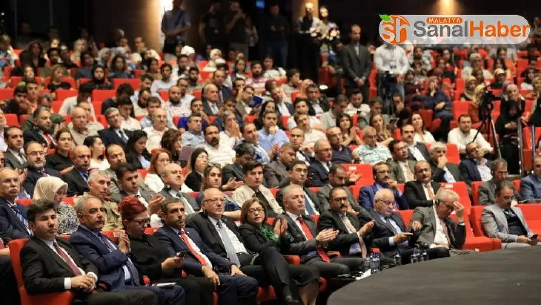 Rektör Turgut, dünya göç ve mülteci kongresine katıldı