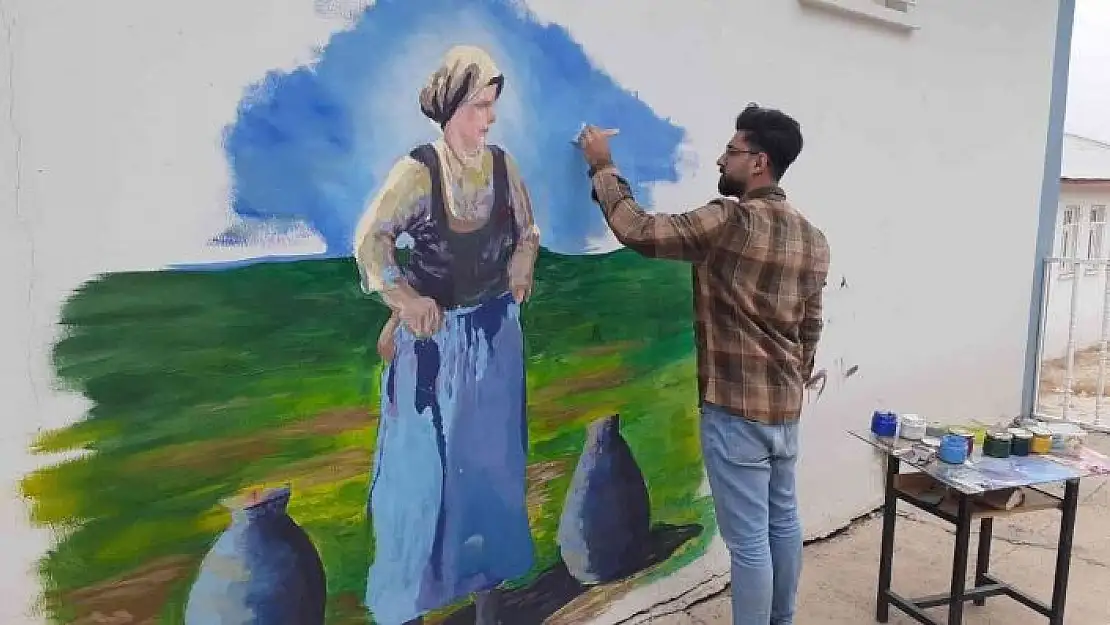 'Resim öğretmenleri kurumların duvarlarına çiziyor'