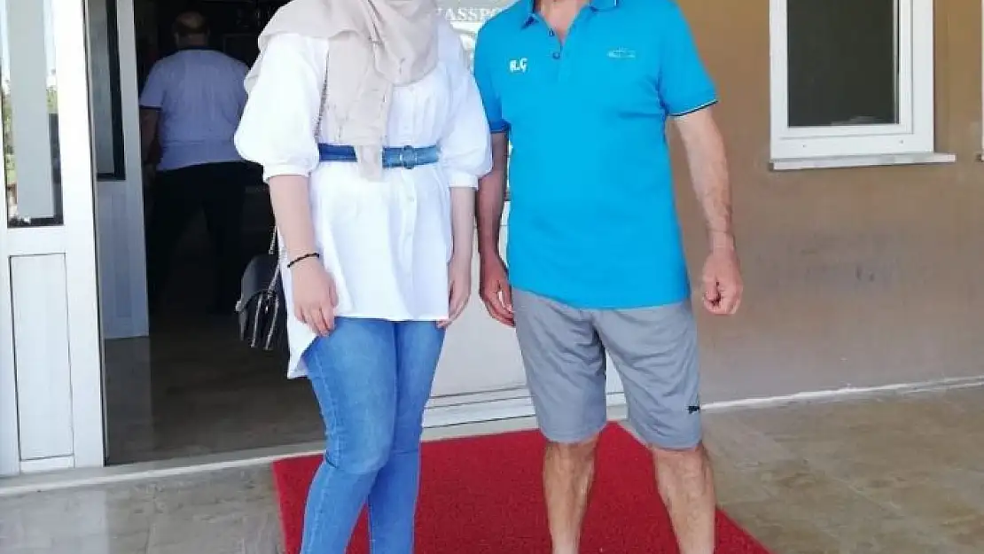 'Rıza Çalımbay, fanatik Sivassporlu Hatice´yi kulüpte misafir etti'