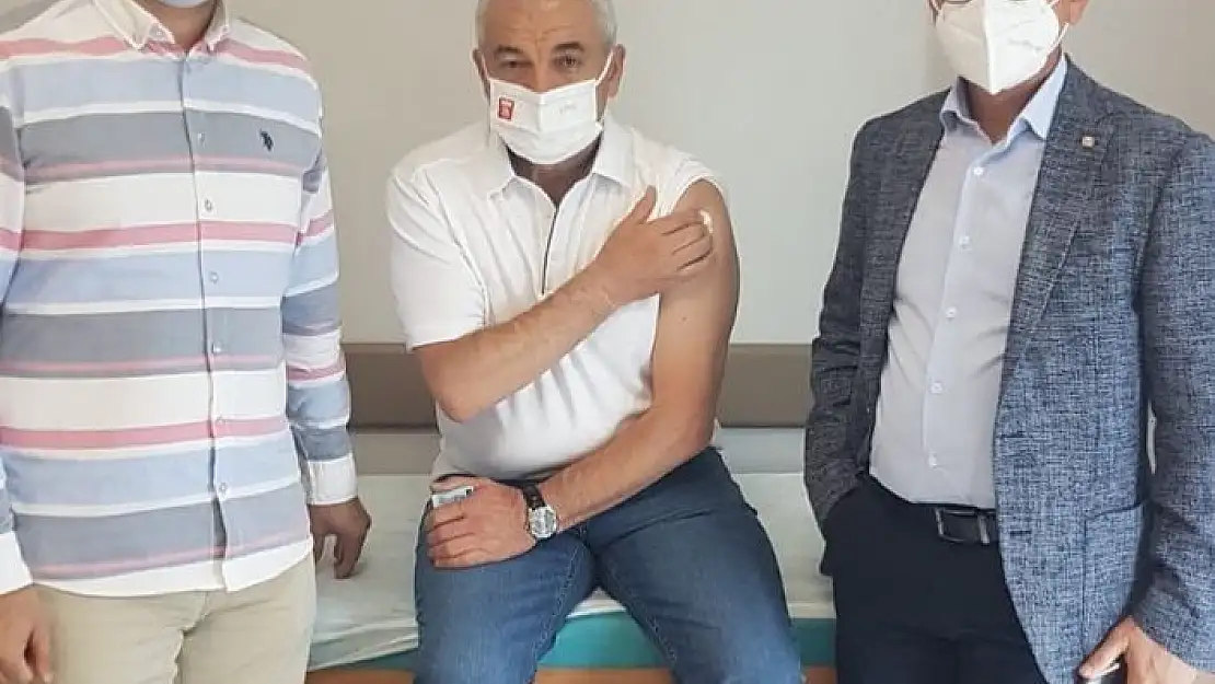'Rıza Çalımbay, korona virüs aşısı oldu'