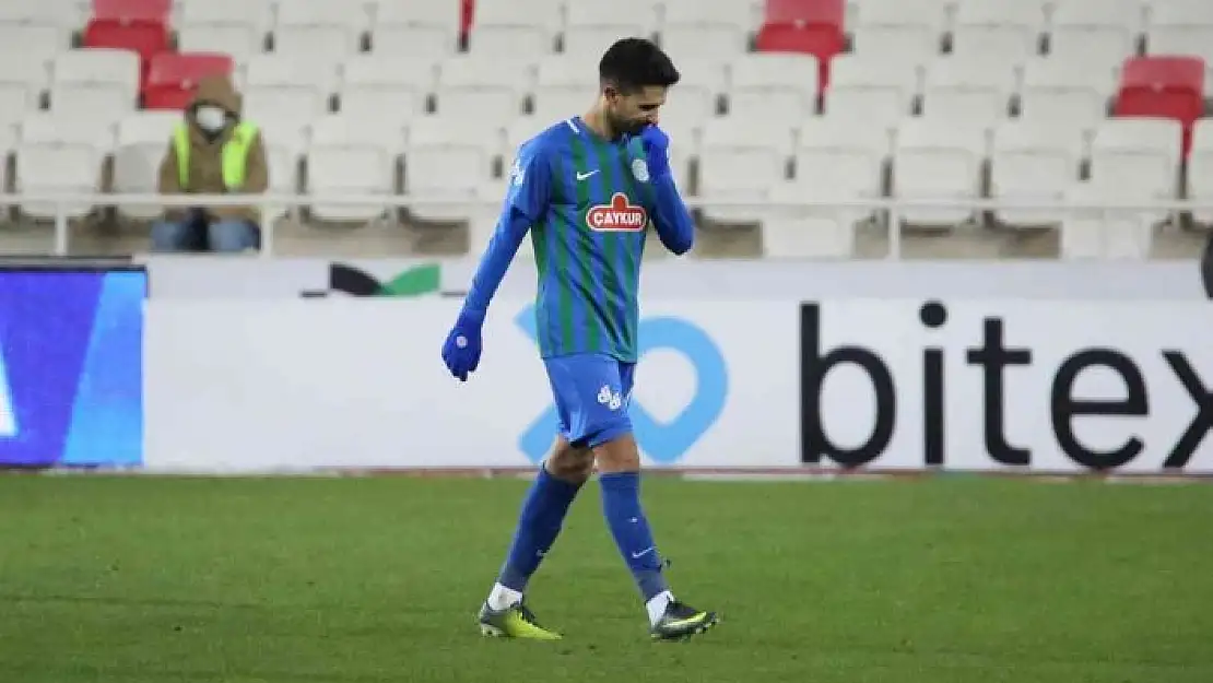 'Rizespor´da Alper Potuk kırmızı kart gördü!'