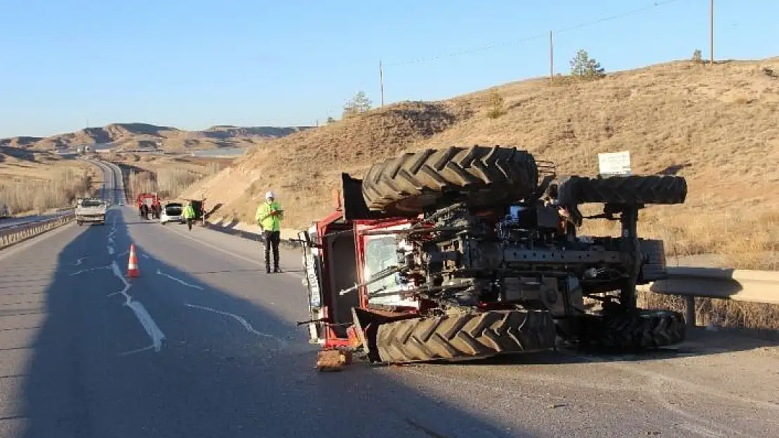 'Römork traktörden ayrıldı, 25 metre sürüklendi: 3 kişi yaralandı'