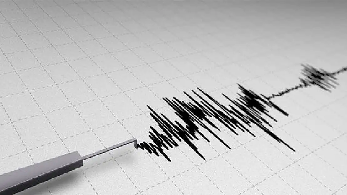 DEPREM CANLI YAYINDA DA HİSSEDİLDİ