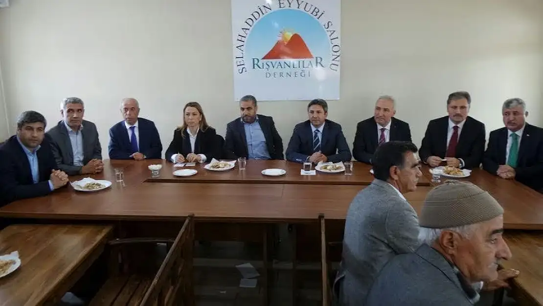 '''TÜRKİYE'Yİ RECEP TAYYİP ERDOĞAN'SIZ BIRAKMAK İSTEYENLER VAR'''