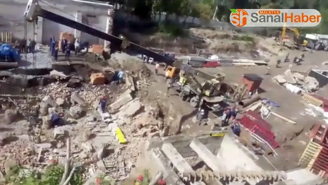 Rusya'da inşaat çöktü: 2 ölü