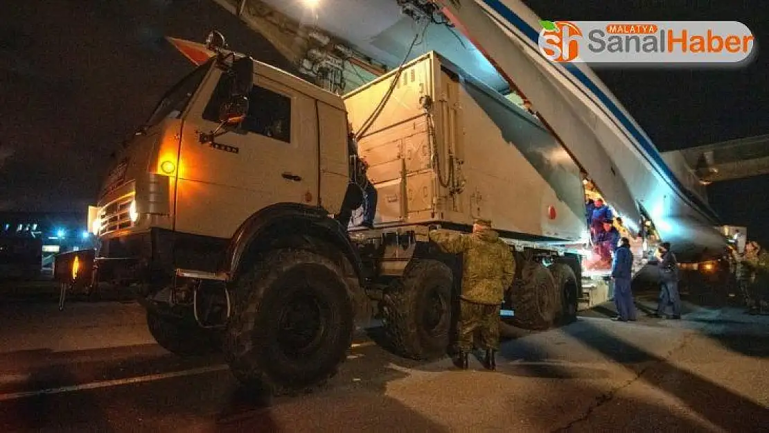 Rusya'dan Ermenistan'a maske ve tıbbı cihaz yardımı