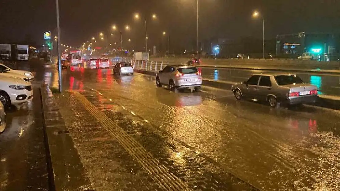 'Sağanak nedeniyle kapatılan Kahramanmaraş-Kayseri çevre yolu kontrollü trafiğe açıldı'