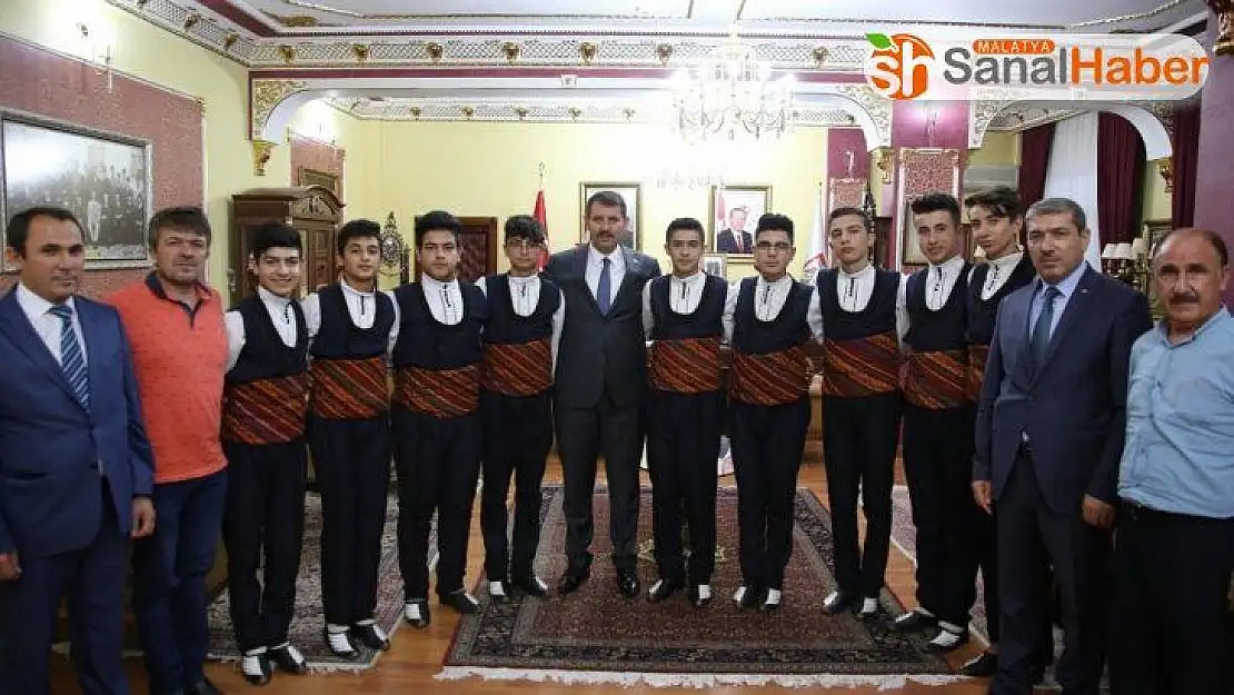Şampiyon ekipten Vali Ayhan'a ziyaret