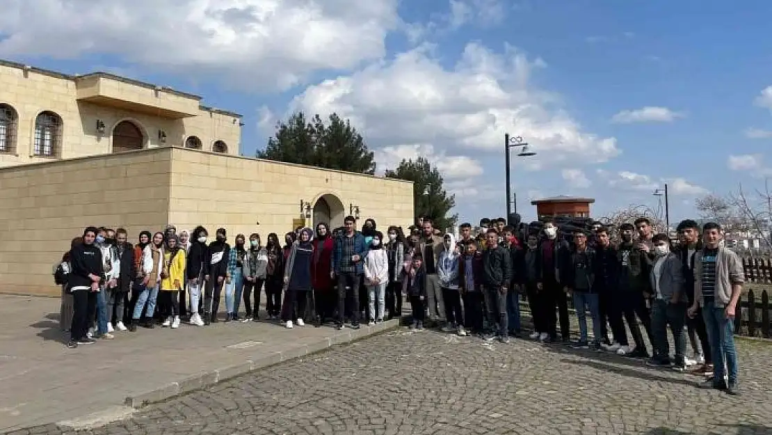 'Samsat ÇPAL öğrencileri Adıyaman Üniversitesini gezdi'